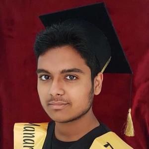 Meet your Posher, Khadija